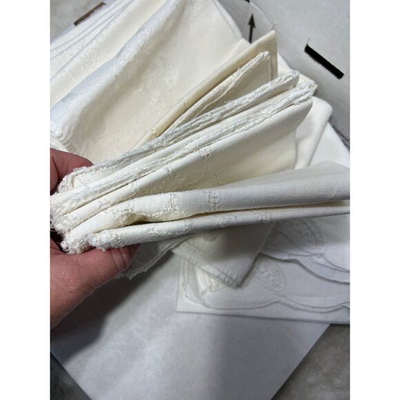 Vintage White Linen Napkins Set With Intricate Embroidery - Picture 10 of 15